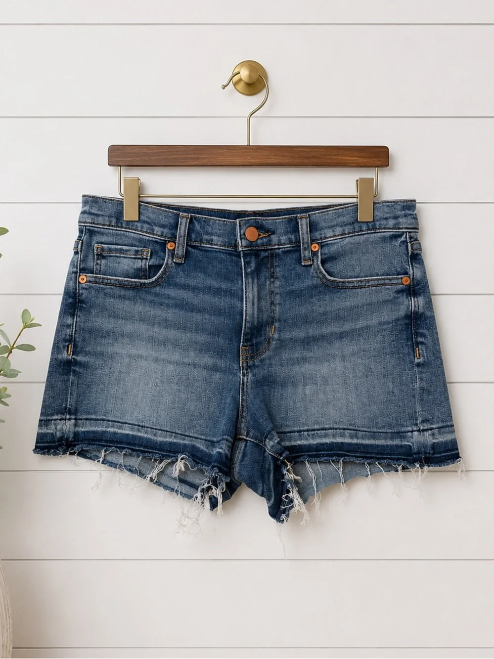 ♥️ Banana Republic Mid-Rise Distressed Jean Shorts Size 28 | Frayed Hem
